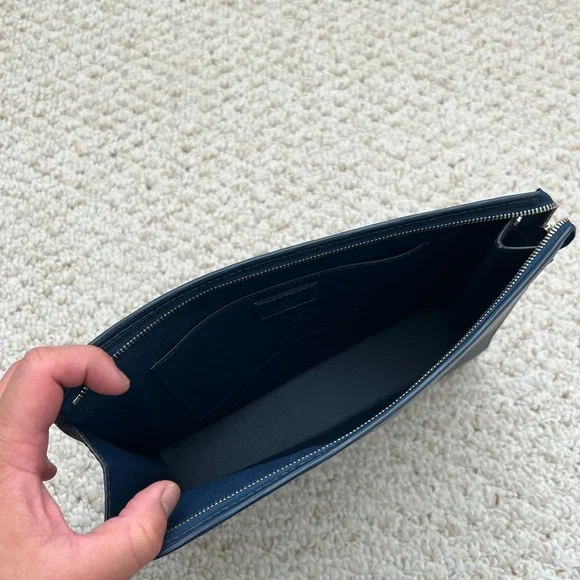 Louis Vuitton Epi Toiletry Pouch 26 in Indigo - Picture 4 of 8